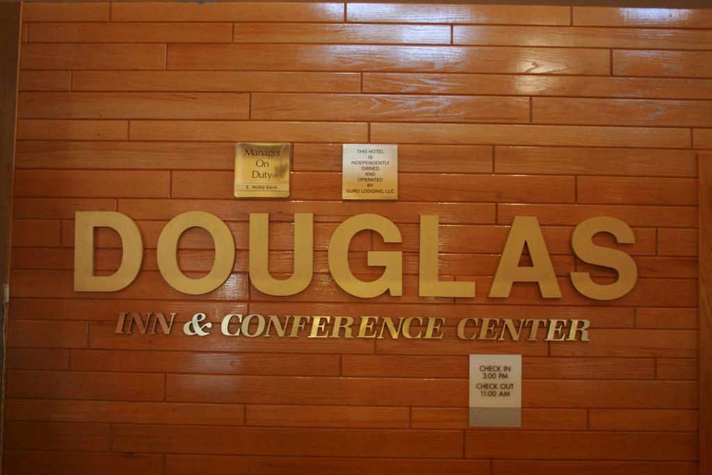 Douglas Inn And Conference Center Luaran gambar